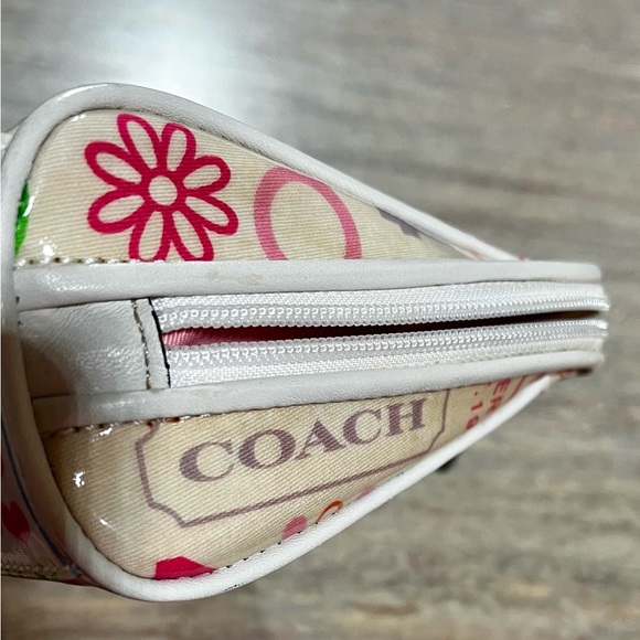 Coach cosmetic bag - Picture 13 of 16